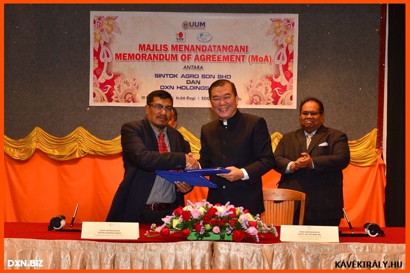 Majlis menandatangani antara Sintok Agro Sdn BHD dan DXN Holdings BHD